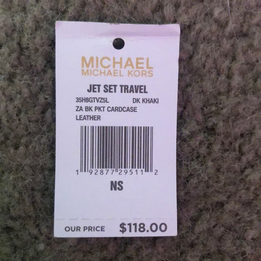 Michael Kors wallet!! 💕💕 - Picture 2 of 2